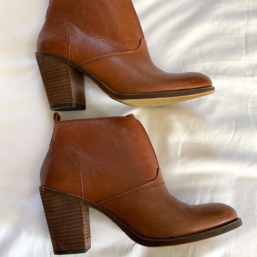 Lucky Brand Ehllen Leather Booties